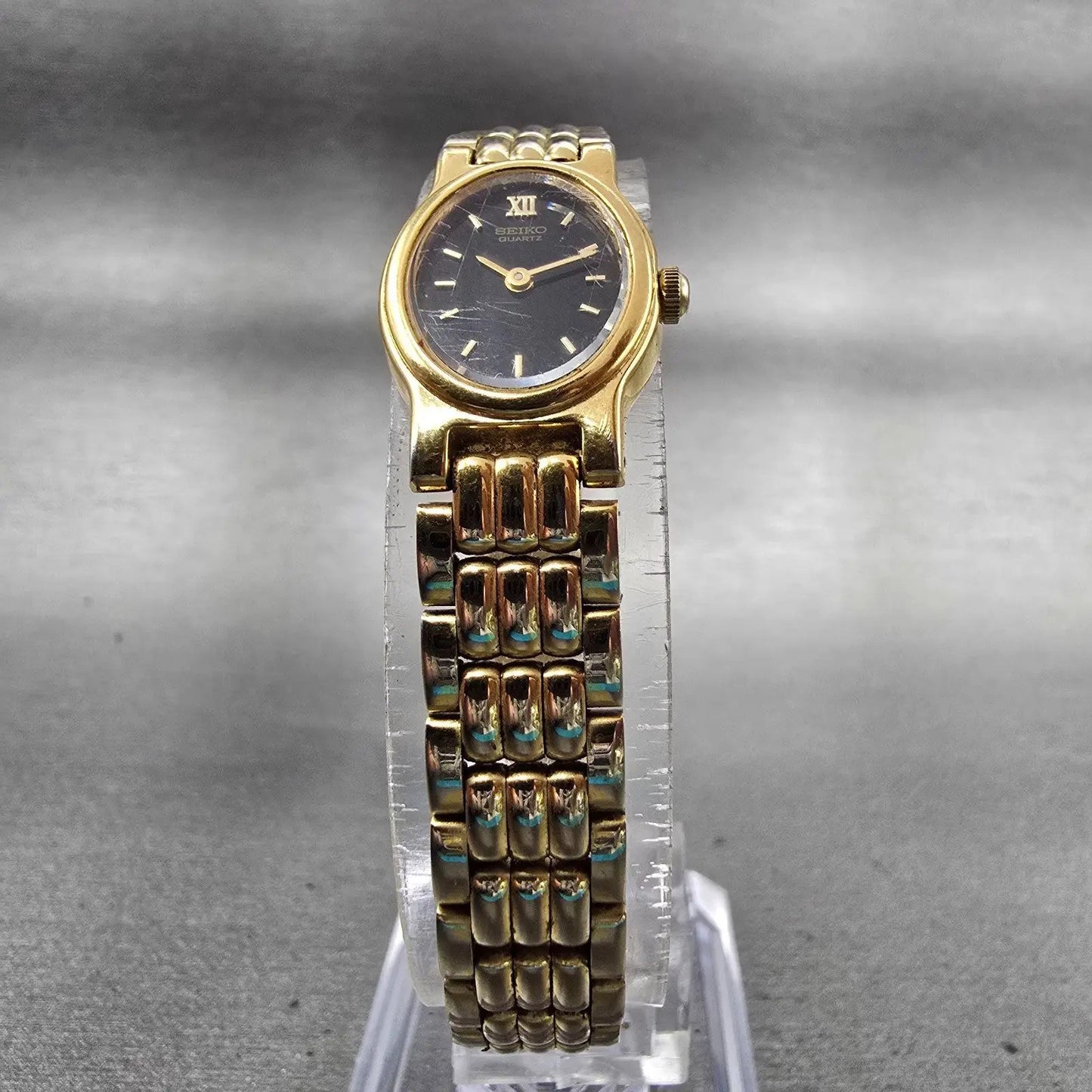 Seiko Watch Women 15mm Black Dial Gold Tone Oval 1F20-5B99 New Battery Vintage5