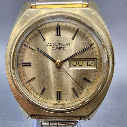 Bulova Accutron Watch Men 36mm Gold Dial Gold Tone Daydate 7256 PARTS2