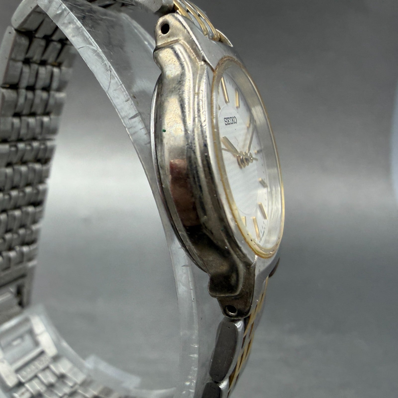 Seiko Watch Women 24mm Silver Dial Two Tone Round V701-2C10 New Battery3
