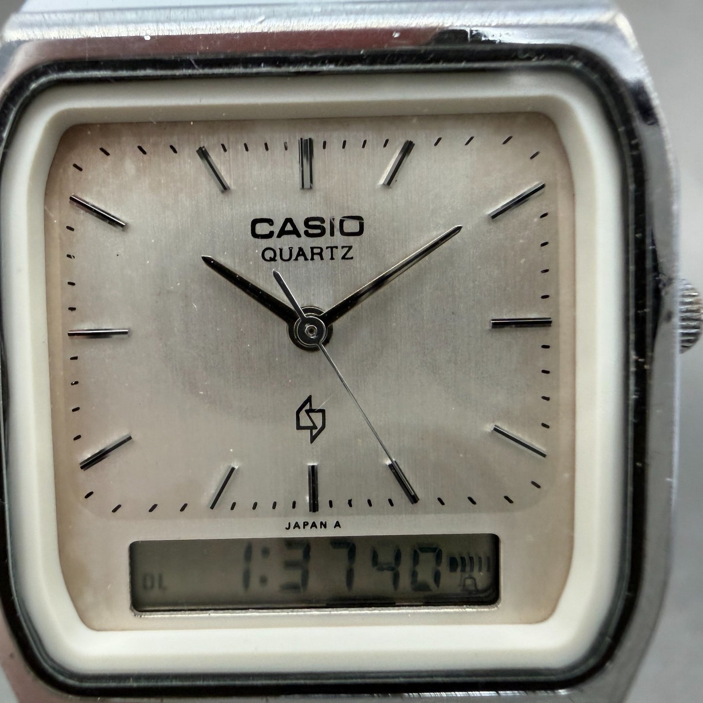 Casio AQ-330 Watch Men 31mm White Dial Silver Tone Alarm Chrono New Battery1
