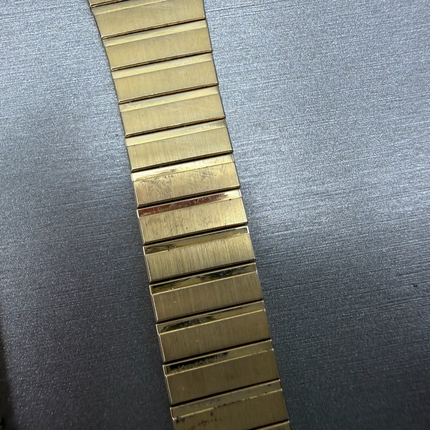 Seiko Bracelet 18mm Gold Tone Stainless Steel MISSING A PIECE Z1355L VTG6