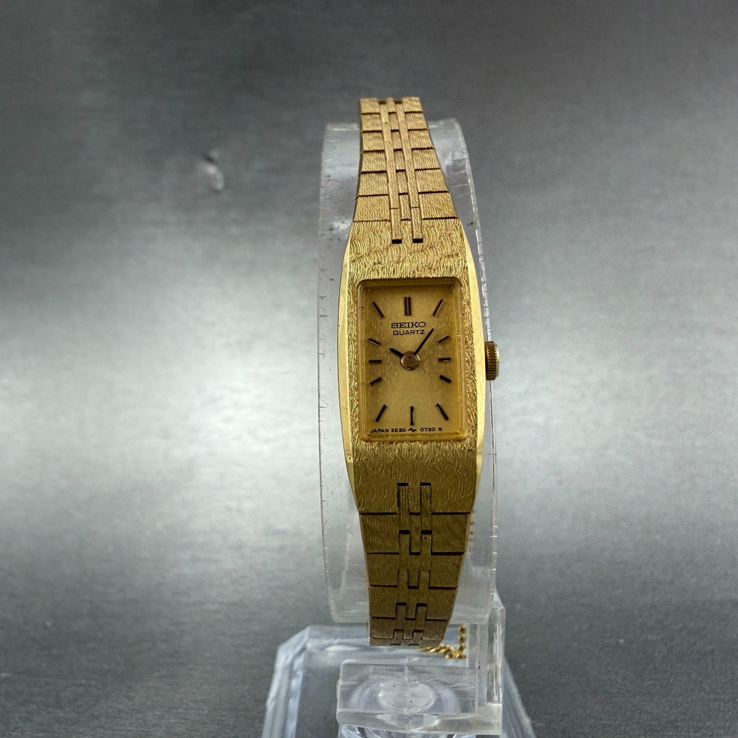 Seiko Tank Watch Women 12mm Champagne Dial Gold Tone 2E20-5559 New Battery5