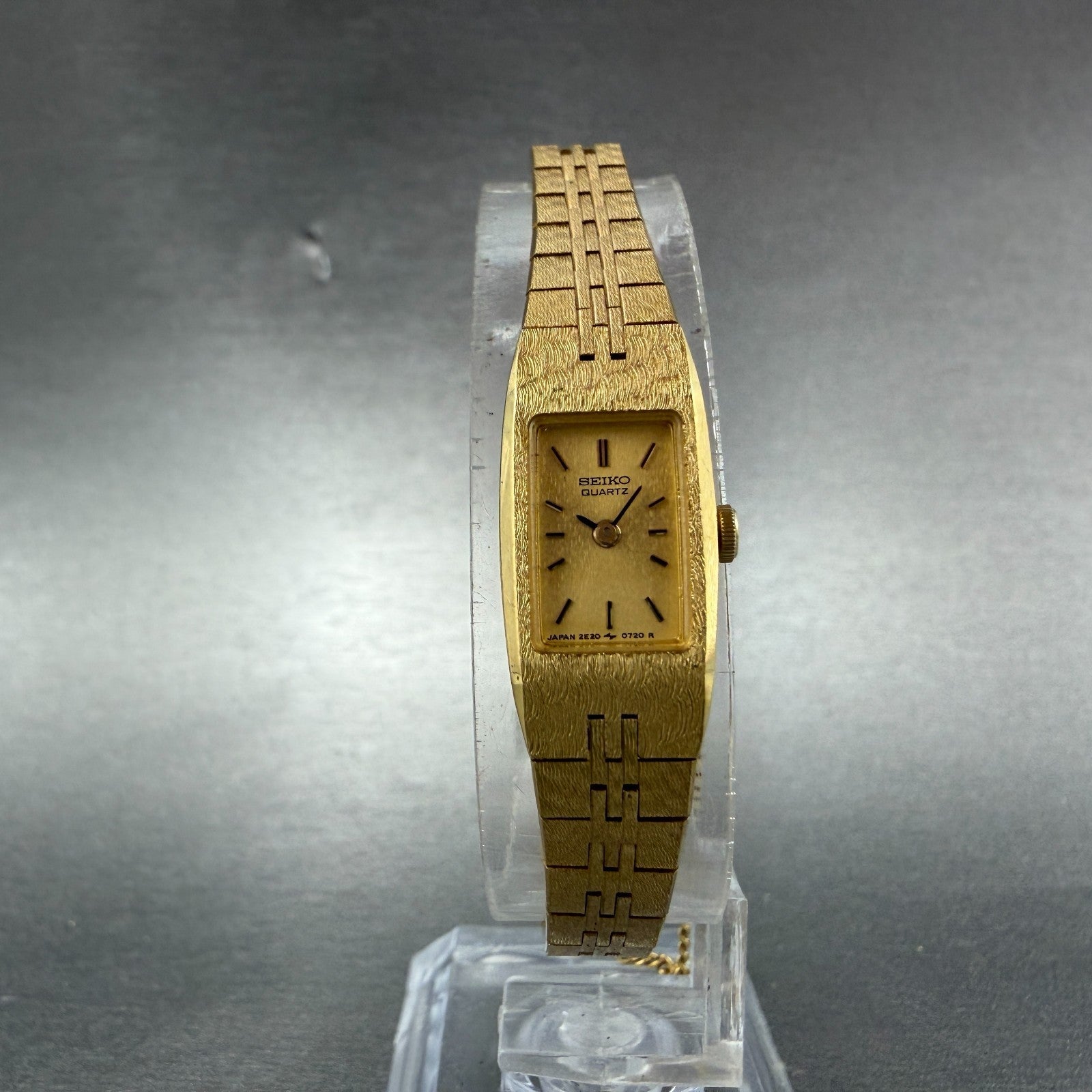 Seiko Tank Watch Women 12mm Champagne Dial Gold Tone 2E20-5559 New Battery5