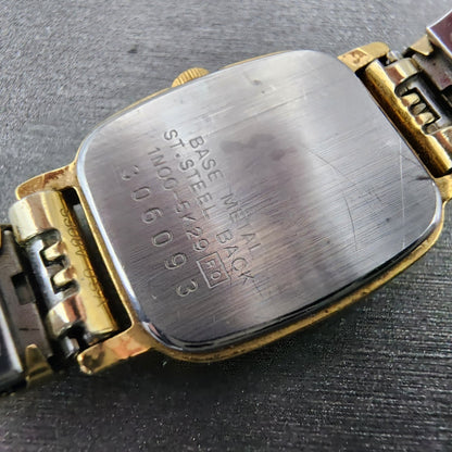 VTG Seiko Watch Women 17mm Black Dial Gold Tone Rectangle 1N005K29 New Battery9
