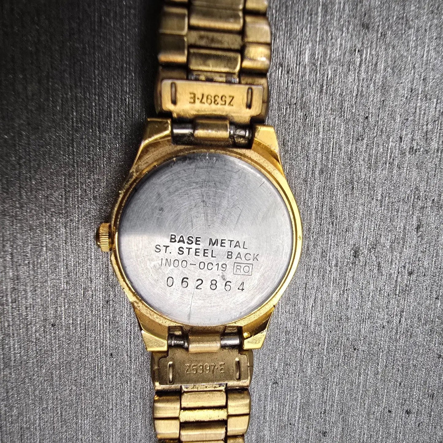 Seiko Watch Women 20mm Black Dial Gold Tone Round 1N00-0C19 New Battery Vintage10