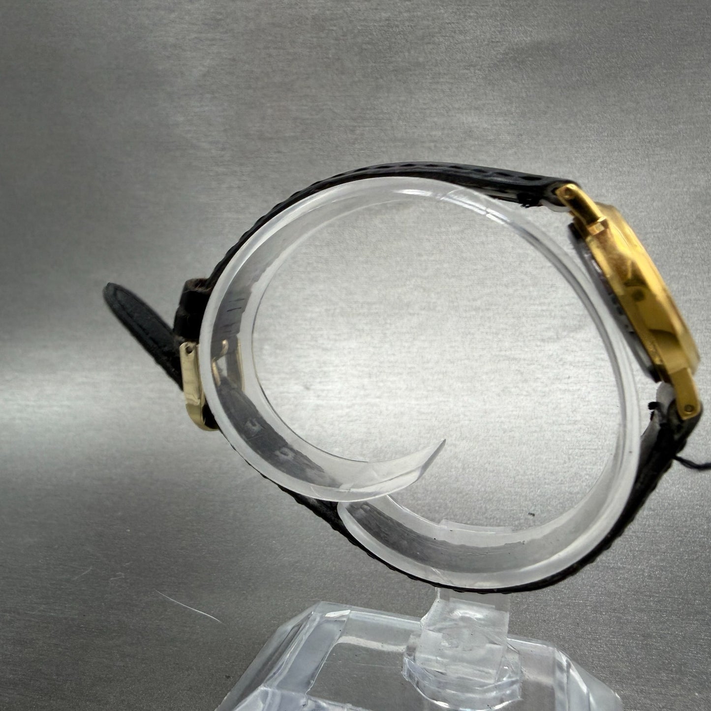 Seiko Spirit Watch Women 24mm White Dial Gold Tone Round 1F21-0H70 New Battery 48