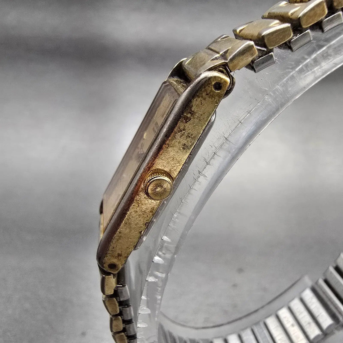 Seiko Watch Women 12mm Gold Dial Gold Tone Rectangle 2E20-5239 New Battery VTG2