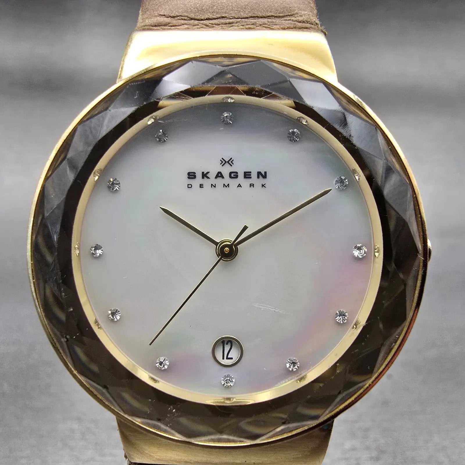 Skagen Watch Women 34mm MOP Dial Gold Tone Date Round SKW2166 New Battery1
