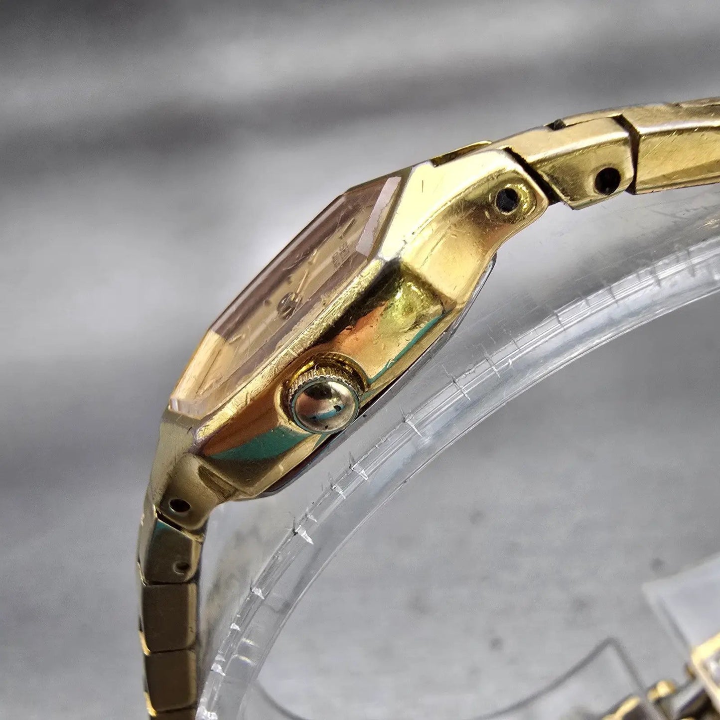 Seiko Watch Women 13mm Gold Dial Gold Tone Hexagon 1E20-5729 New Battery Vintage2