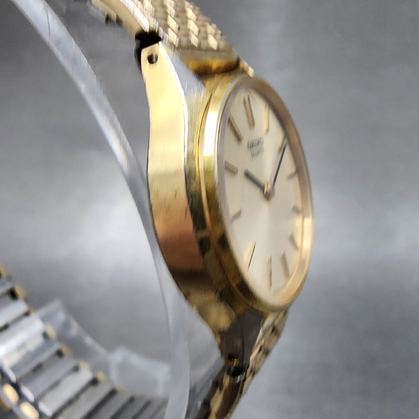 Seiko Watch Women 23mm Champagne Dial Gold Tone Round 47000059 New Battery3