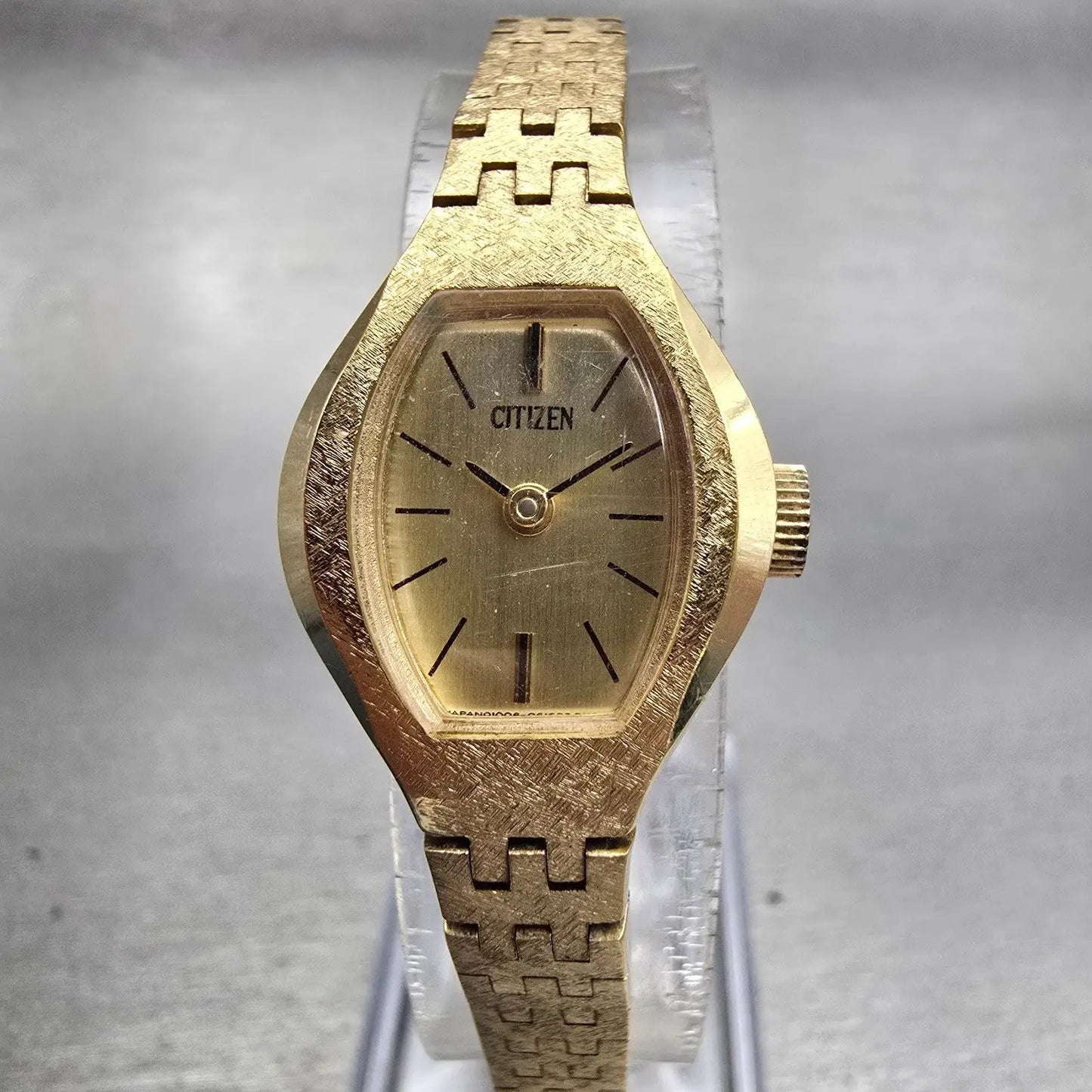 Citizen Watch Women 18mm Gold Dial Gold Tone Oval 4-152921 Manual Wind Works VTG0