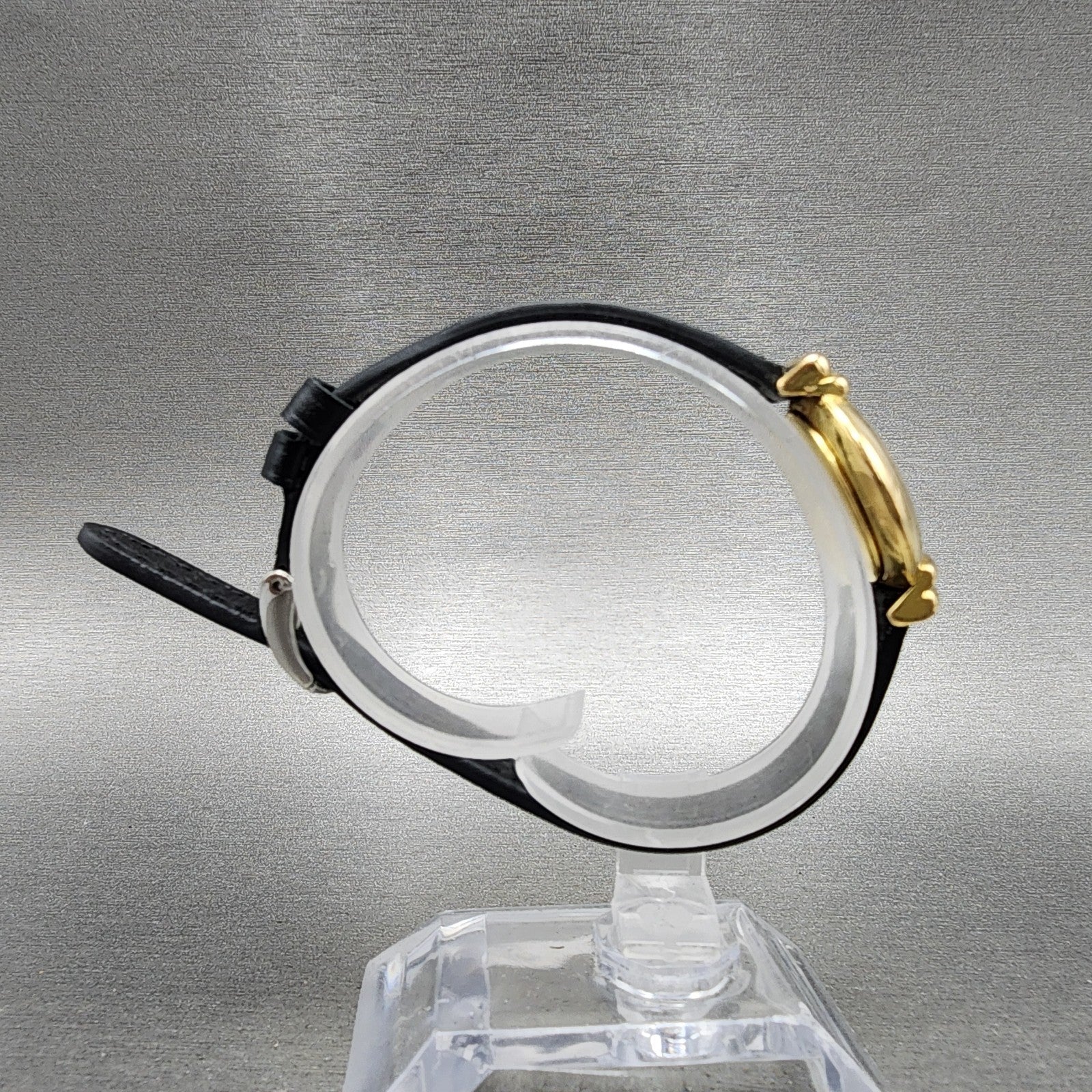 Gucci 5300L Watch Women 24mm Black Dial Gold Plated Round New Battery VTG8