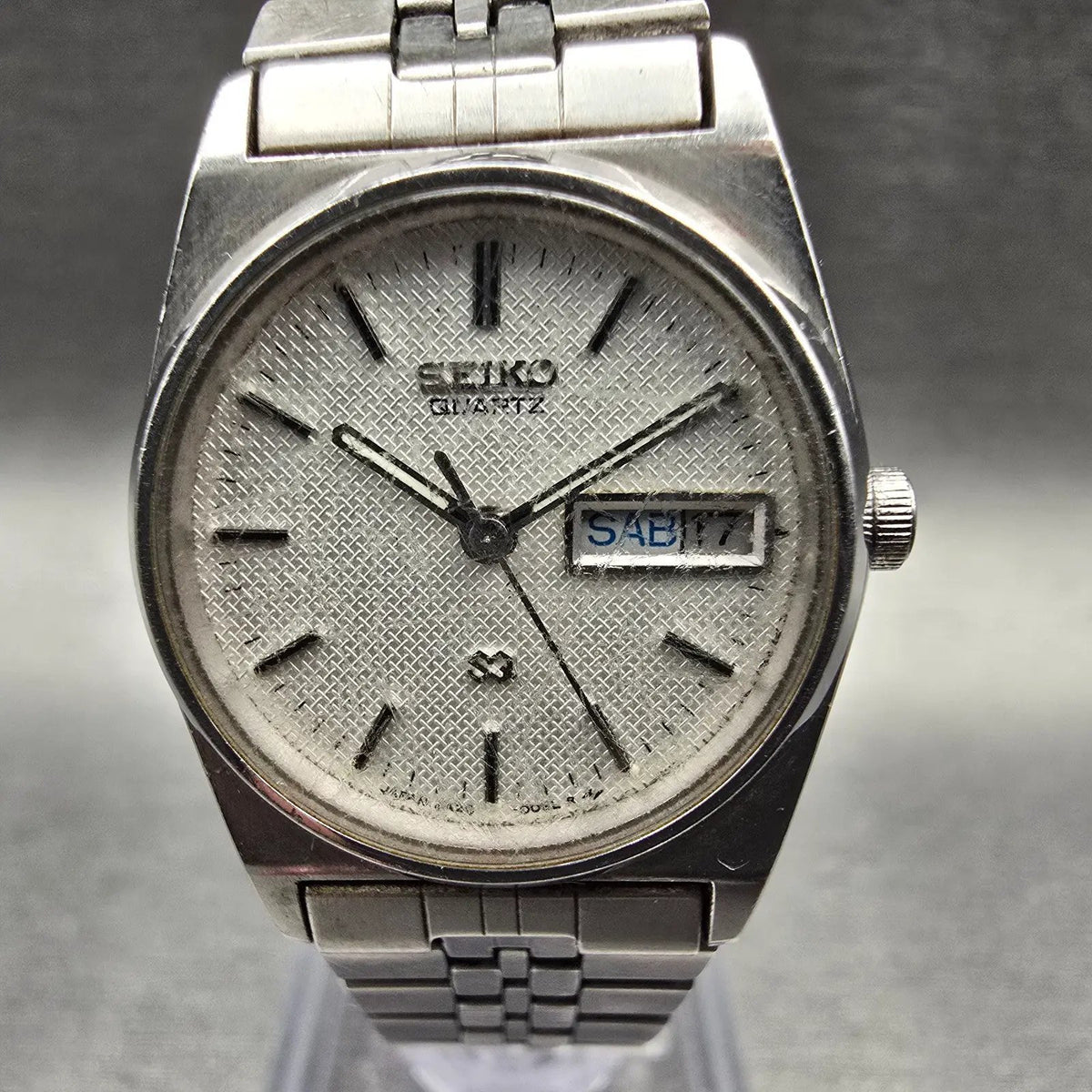 Seiko SQ Watch Women 23mm Silver Dial Silver Tone Daydate 2A23-0029 New Battery1