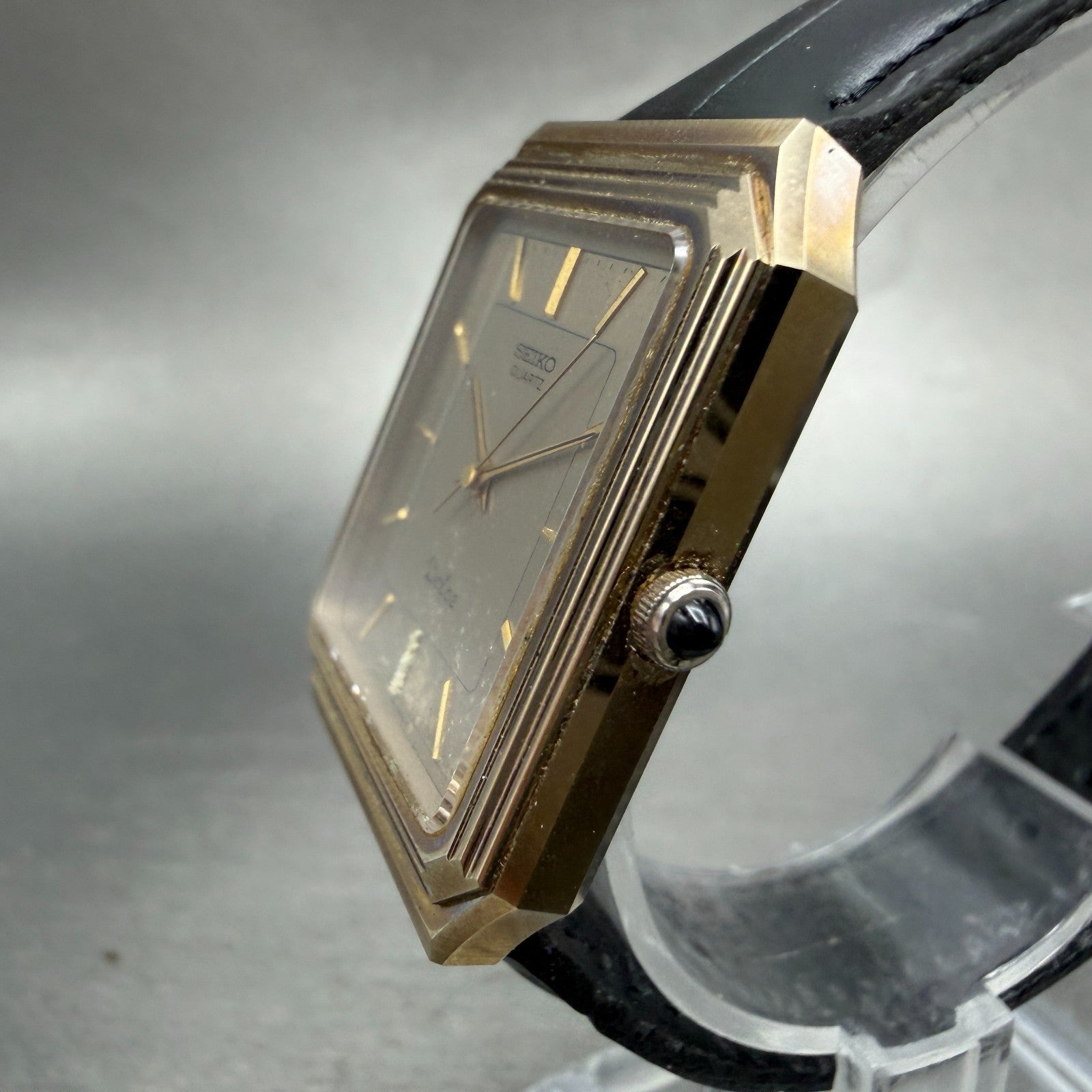 Seiko Dolce Tank Watch Men 29mm Champagne Dial Gold Tone 5931-5490 New Battery2
