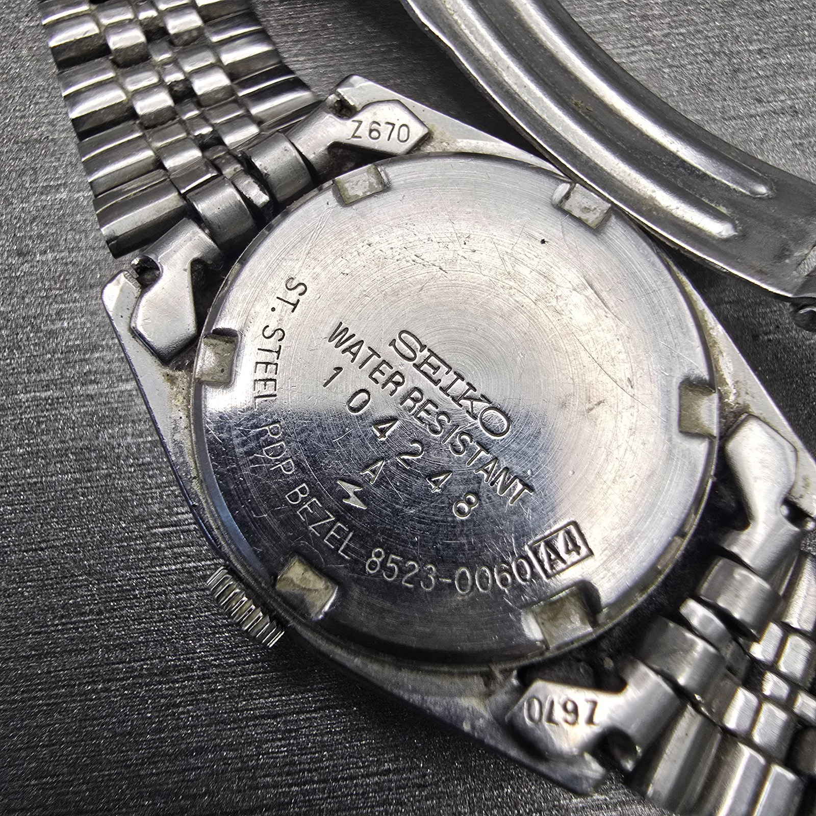 Seiko SQ Watch Women 24mm Black Dial Silver Tone Daydate Round 8523-0060 New Bat10