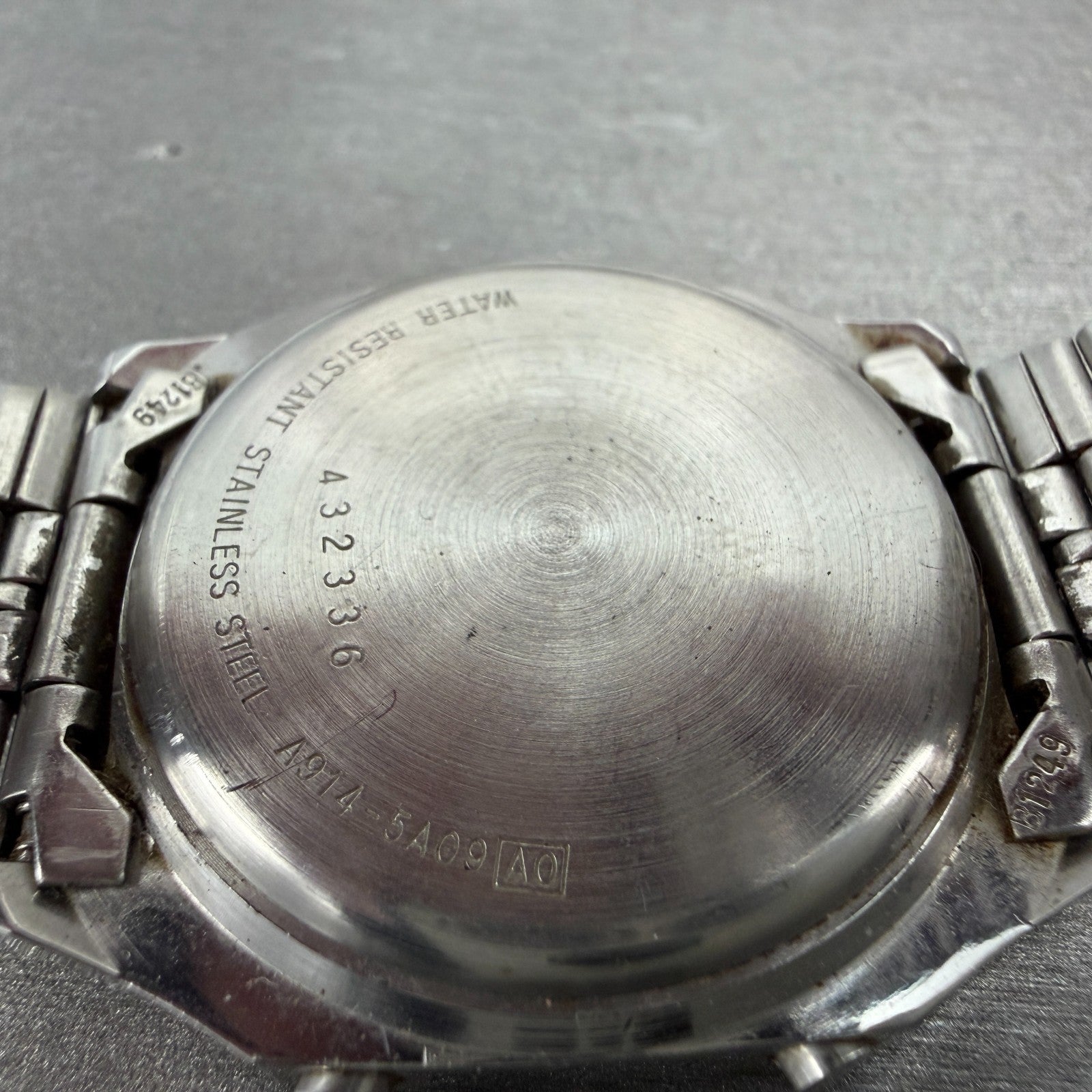 Seiko Digital Watch Men 33mm LCD Silver Tone Alarm Chrono A914-5A09 PARTS10
