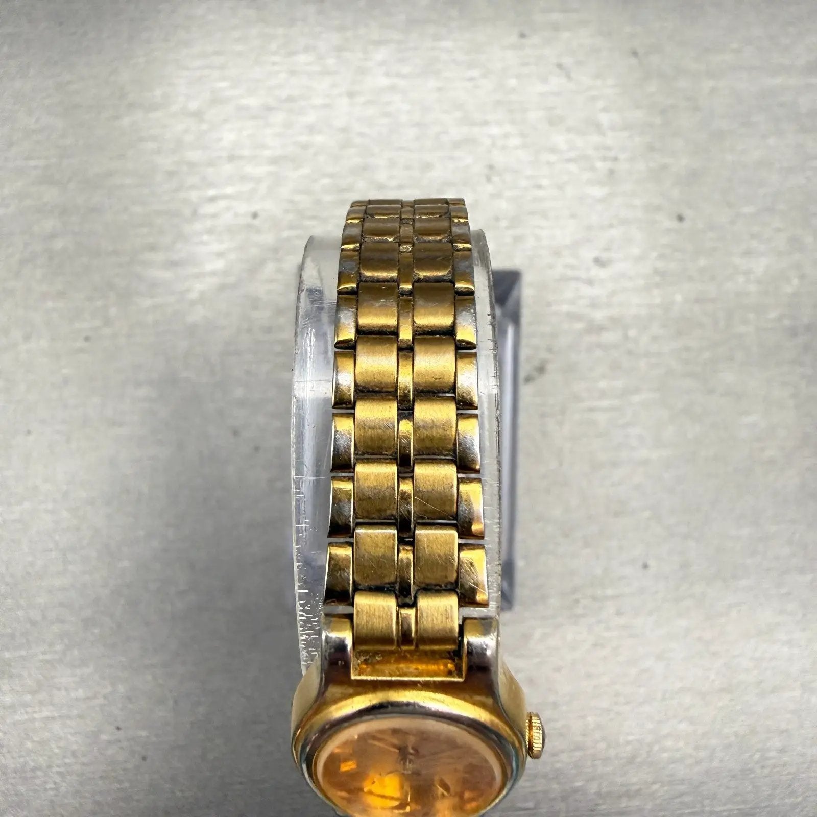 Seiko SX Watch Women 17mm Gold Dial Two Tone Oval V401-5101 New Battery Vintage4