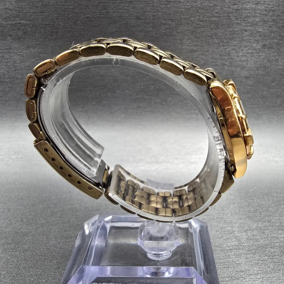 Seiko SQ Watch Women 25mm White Dial Gold Tone Date Round 7N82-0261 New Battery8