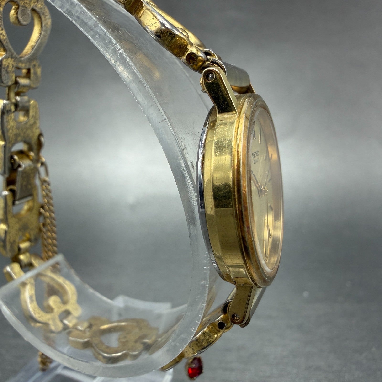 Seiko Watch Women 23mm Champagne Dial Gold Tone Round 7321-0100 New Batt Heart4