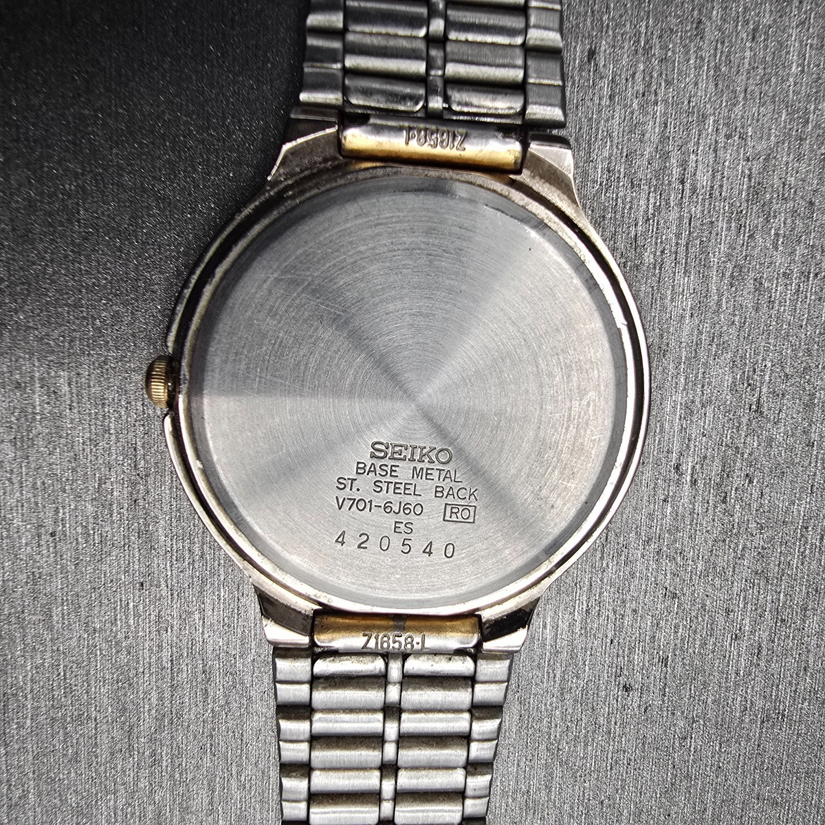 Seiko SX Watch Men 34mm White Dial Two Tone Round V701-6J60 New Battery VintageL10