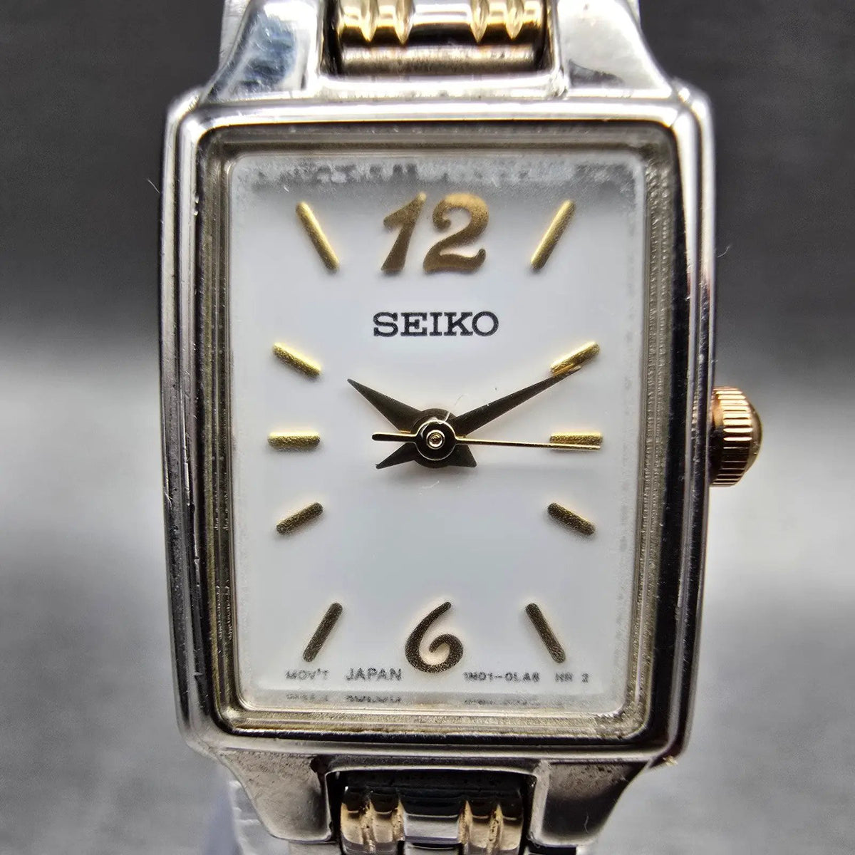 Seiko Tank Watch Women 16mm White Dial Two Tone Rectangle 1N01-0FH0 New Battery71