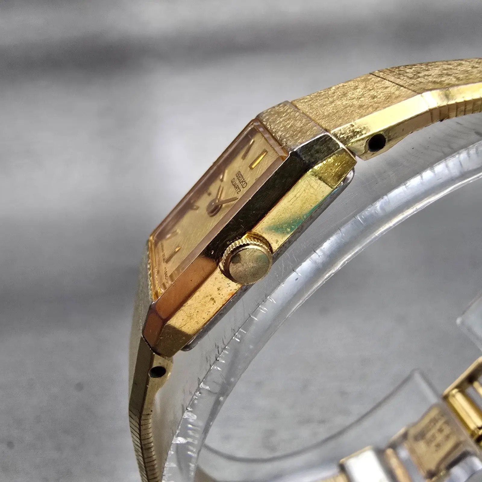 Seiko Watch Women 12mm Gold Dial Gold Tone Rectangle 2E20-6259 New Battery VTG2