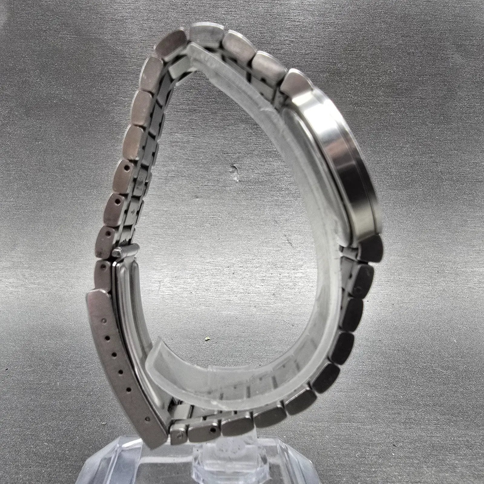 Calvin Klein Watch Women 31mm Silver Dial Stainless Steel Date Round New Battery8
