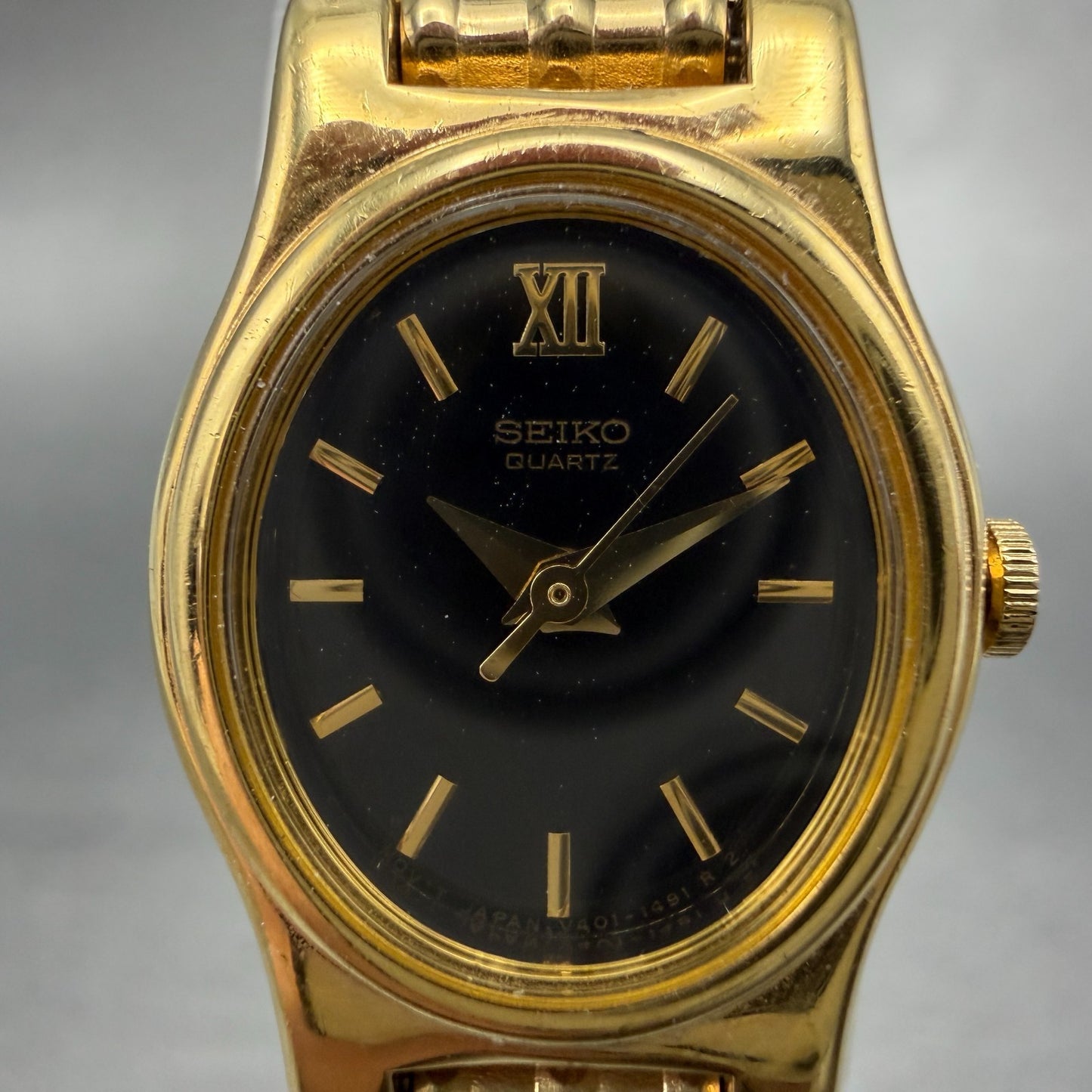 Seiko Watch Women 18mm Black Dial Gold Tone Oval V401-5109 New Battery Vintage1