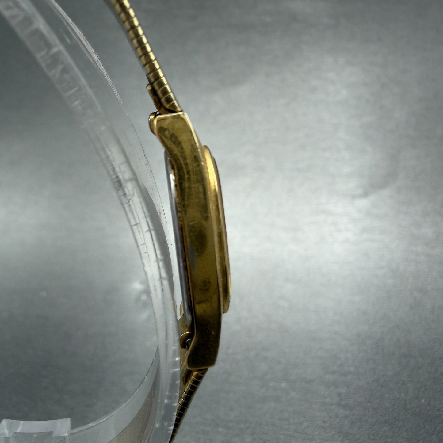 Seiko Watch Women 14mm Champagne Dial Gold Tone Oval 1F20-5C90 New Battery VTG3