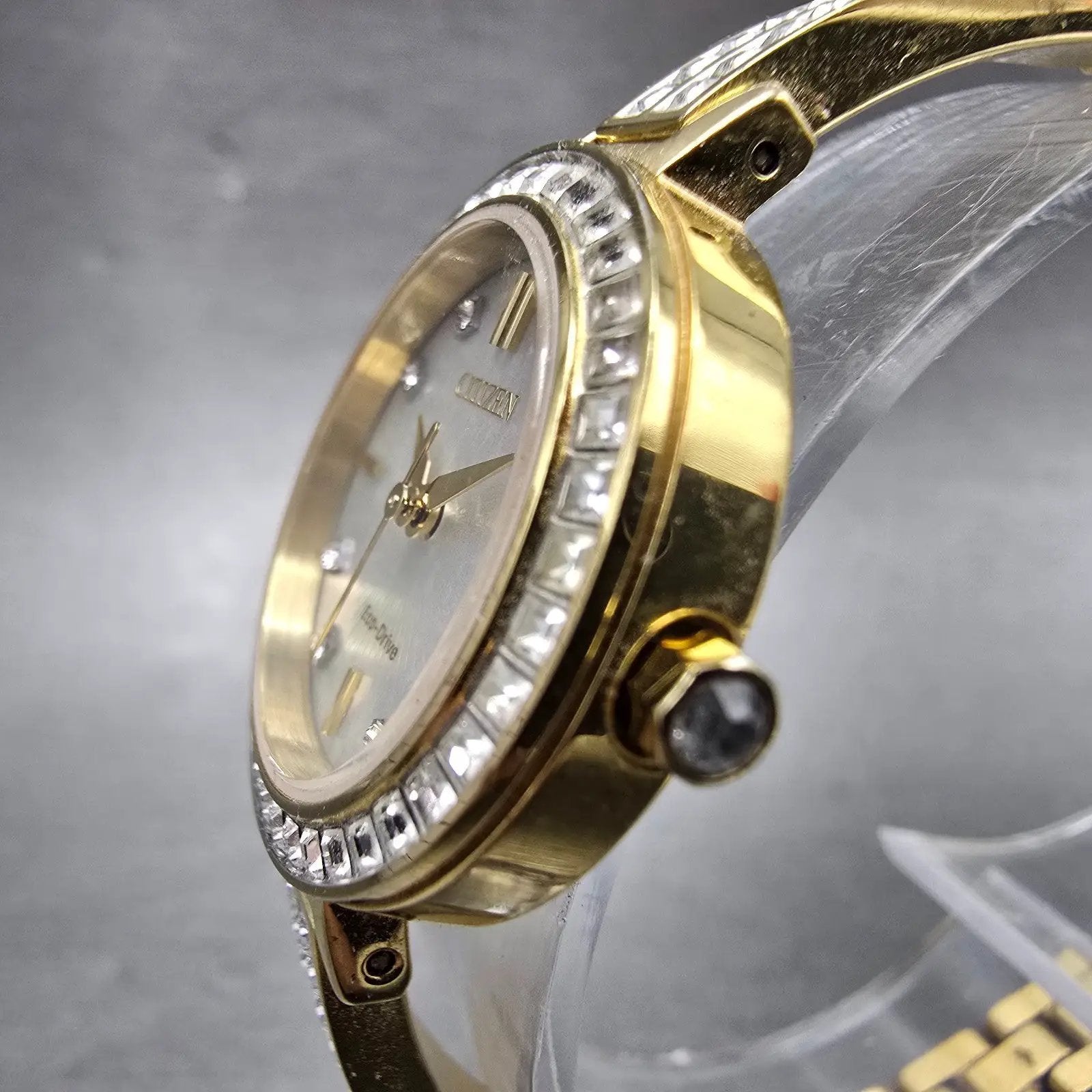 Citizen Eco-Drive Watch Women 25mm MOP Dial Gold Tone Round E031-S122694 Runs NQ2
