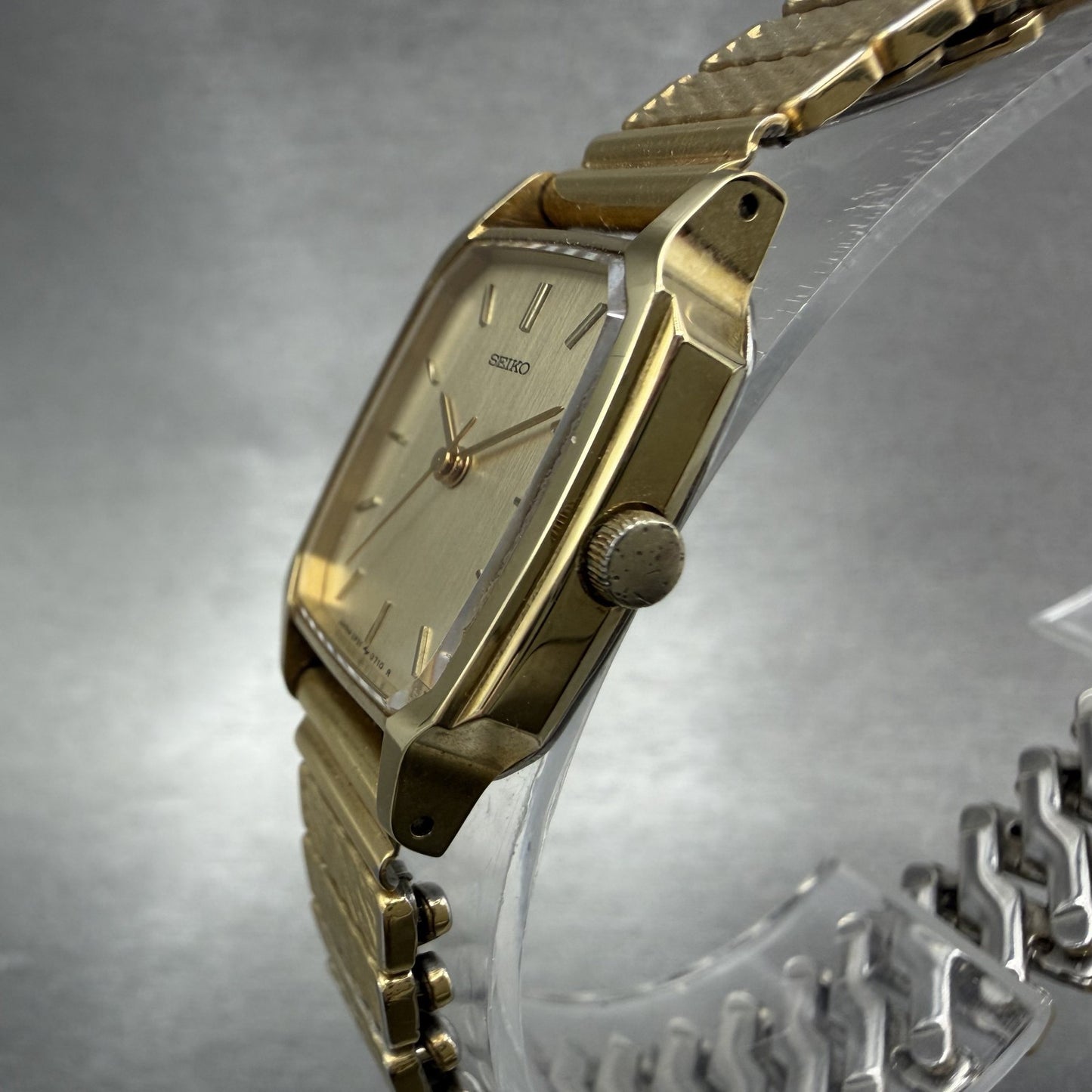Seiko Watch Women 20mm Champagne Dial Gold Tone Rectangle 2P21-5230 New Battery2