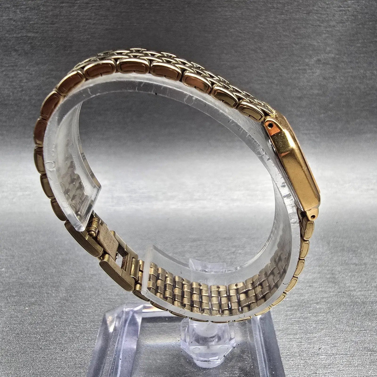 Seiko Watch Women 17mm Gold Dial Gold Tone Rectangle V400-5608 New Battery VTG8