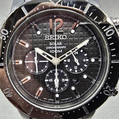 Seiko Chronograph Solar Watch Men 45mm Black Dial Black Tone Date V175-0CH0 Runs1