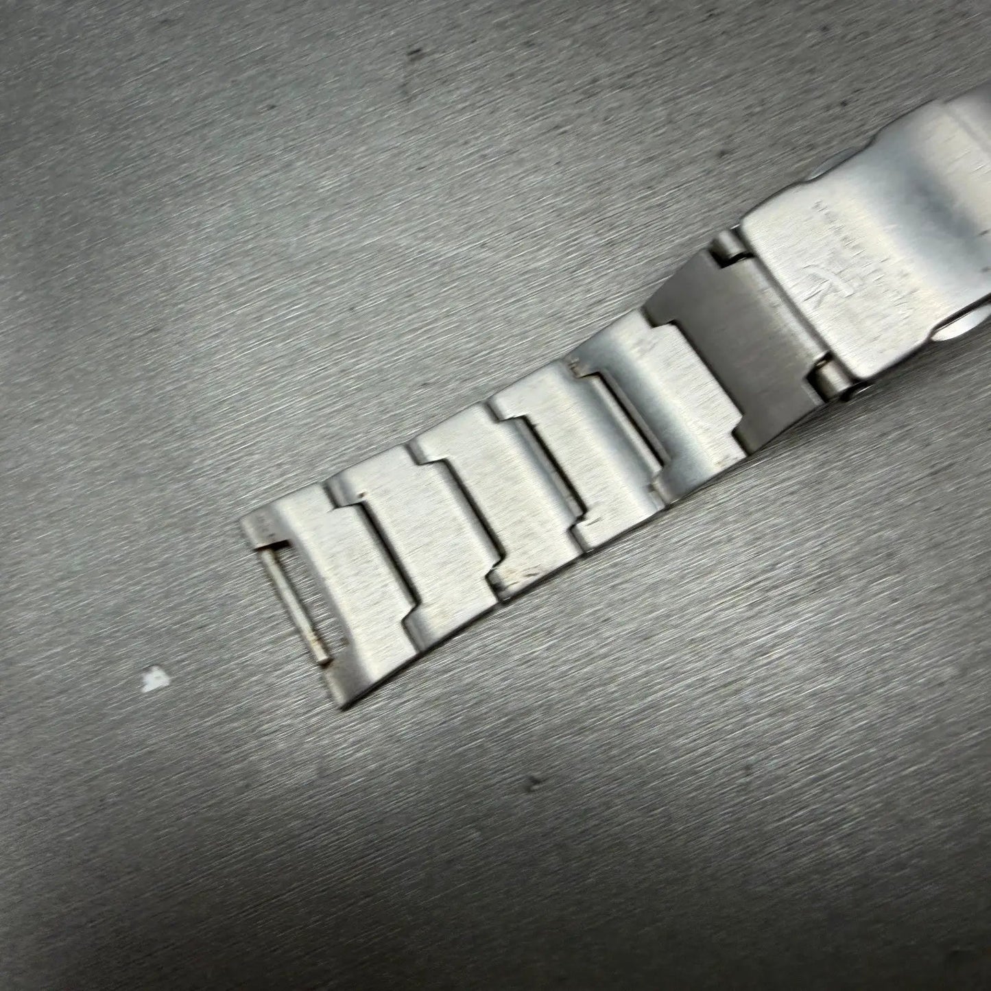 48009760