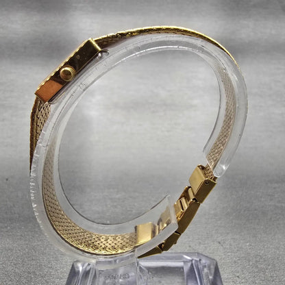 Bulova Watch Women 13mm Black Dial Gold Tone Rectangle 92F33 New Battery Vintage6