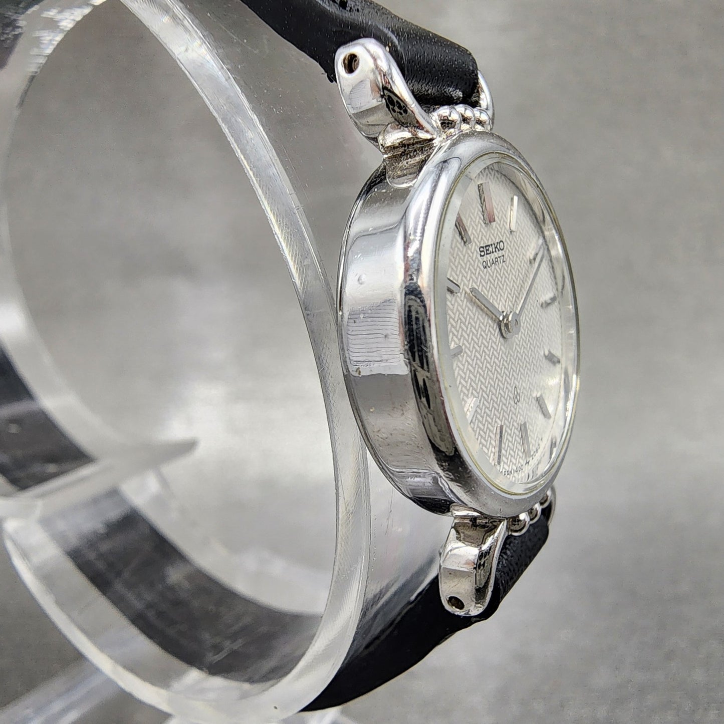 Seiko Watch Women 20mm Silver Dial Silver Tone Round 14000500 New Battery3