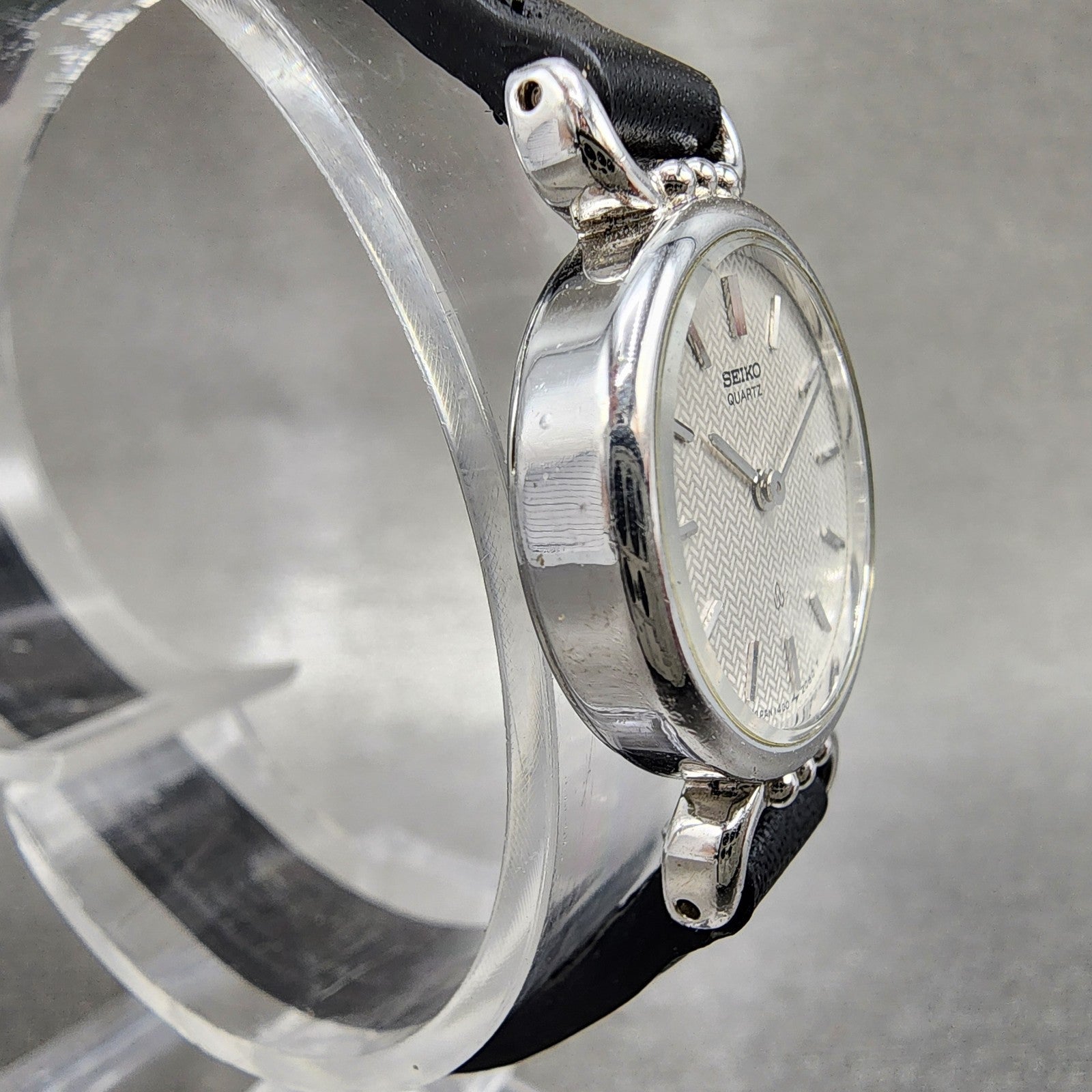 Seiko Watch Women 20mm Silver Dial Silver Tone Round 14000500 New Battery3