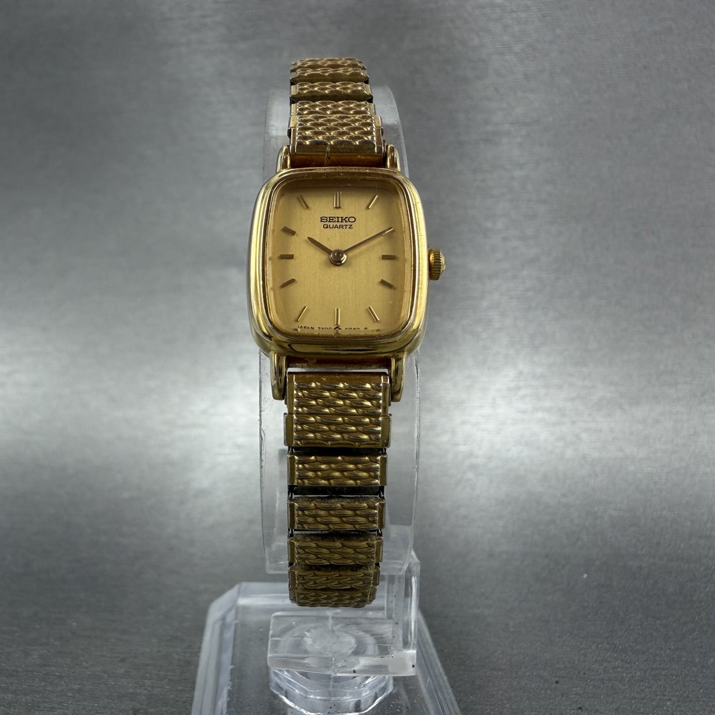 Seiko Watch Women 17mm Champagne Dial Gold Tone Rectangle 2y005b49 New Battery5