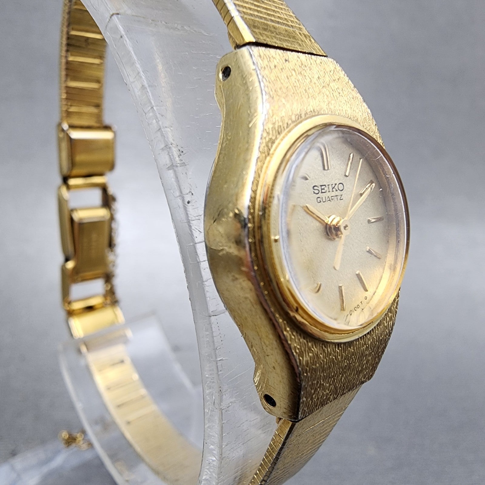 Seiko Watch Women 17mm Champagne Dial Gold Tone Round 54210039 New Battery3