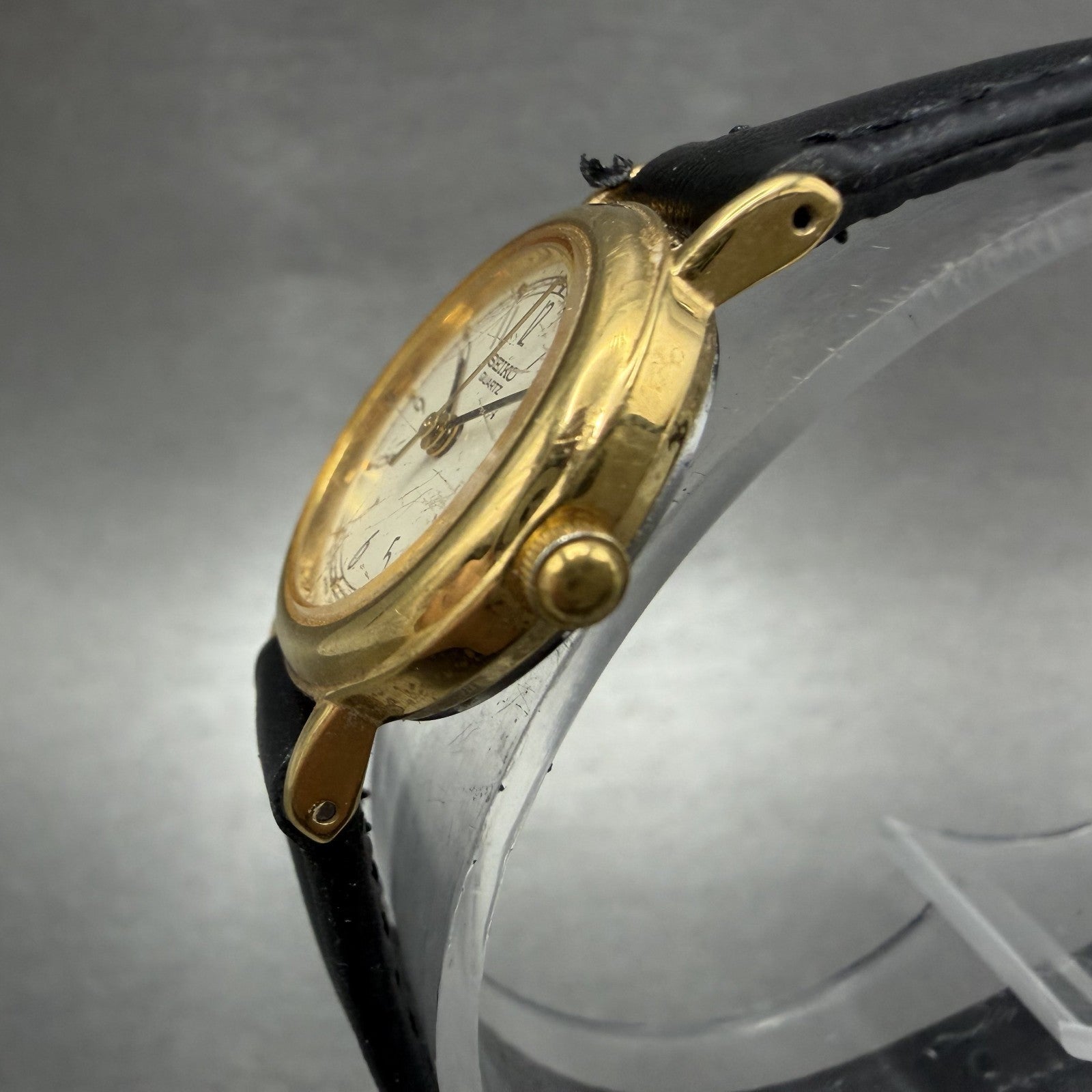 Seiko Watch Women 21mm Cream Dial Gold Tone Round 1N01-0E29 New Battery2
