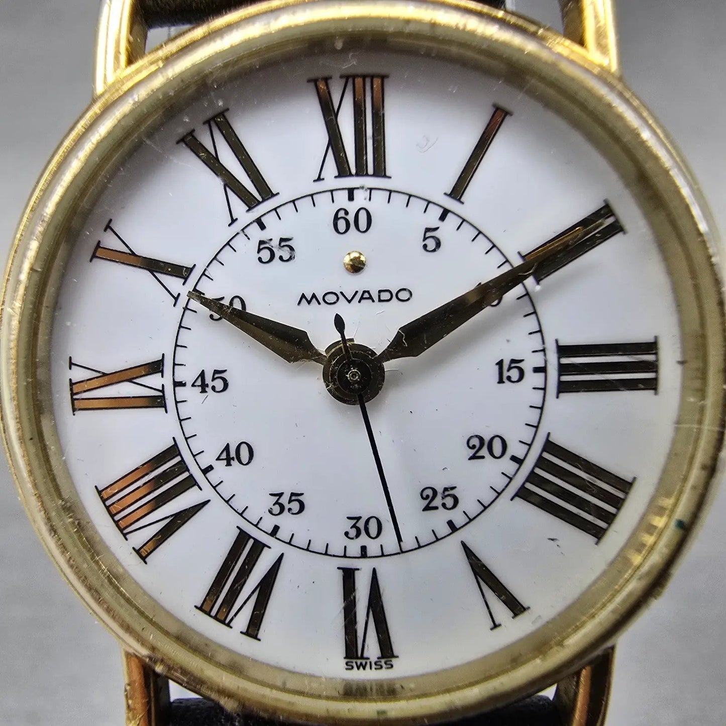 Movado Watch Women 28mm White Dial Gold Tone Round 87-47-825 Round New Battery1