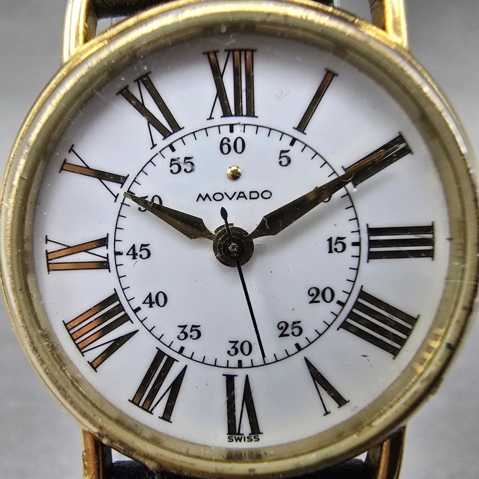 Movado Watch Women 28mm White Dial Gold Tone Round 87-47-825 Round New Battery1