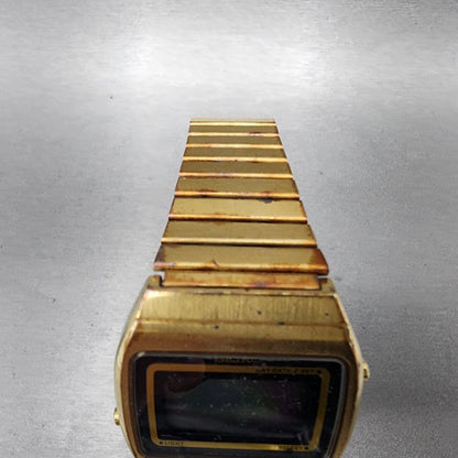Seiko Digital Watch 34mm Gold Tone Daydate Rectangle F0395010 PARTS5