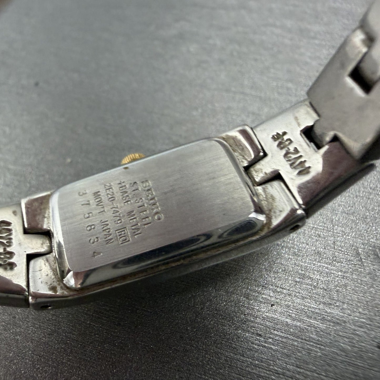 Seiko Tank Watch Women 13mm White Dial two Tone Rectangle 2e20-7479 New Batt OP99