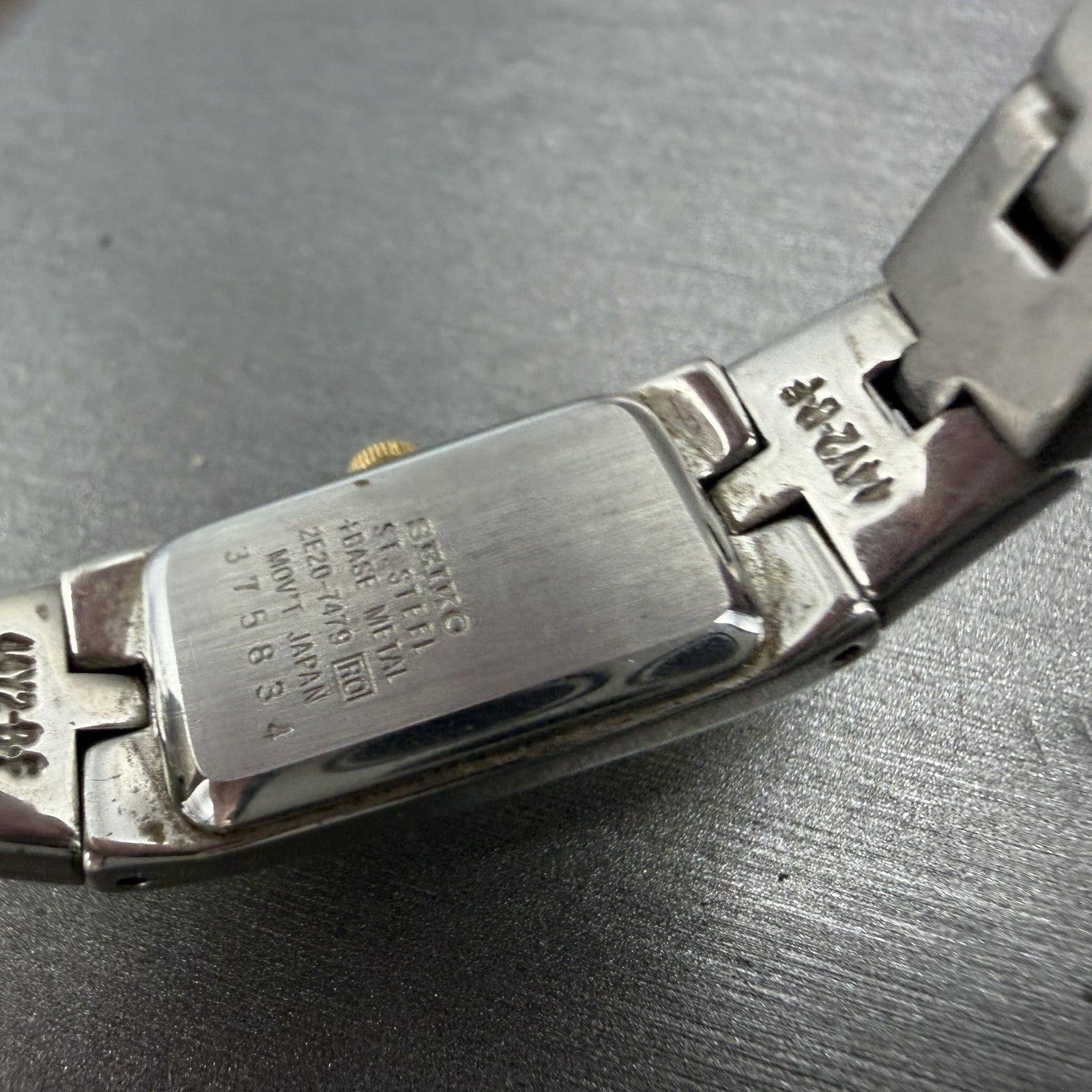 Seiko Tank Watch Women 13mm White Dial two Tone Rectangle 2e20-7479 New Batt OP99