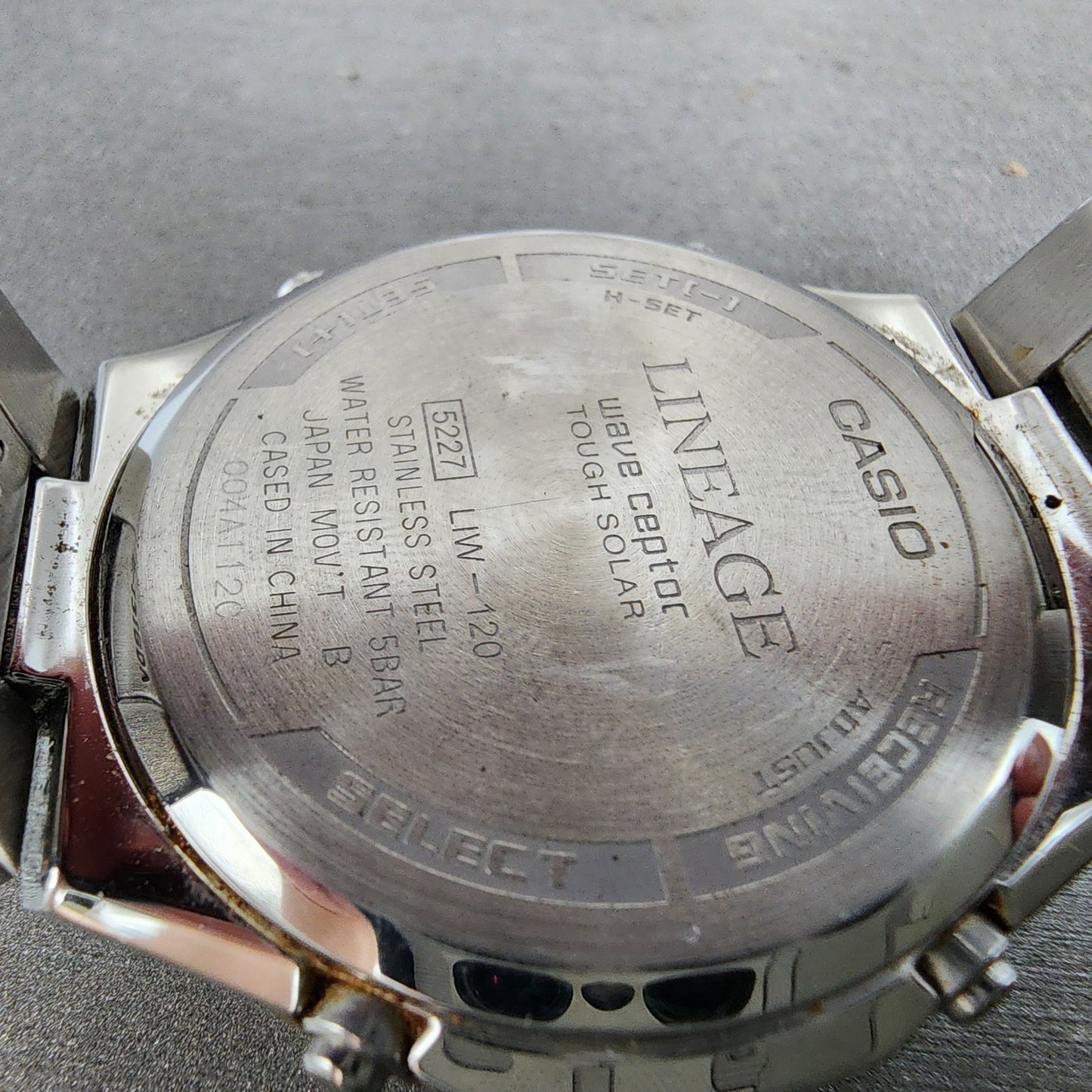 Casio Lineage Watch men 38mm White Dial Steel Date Round Solar LIW120 Runs9