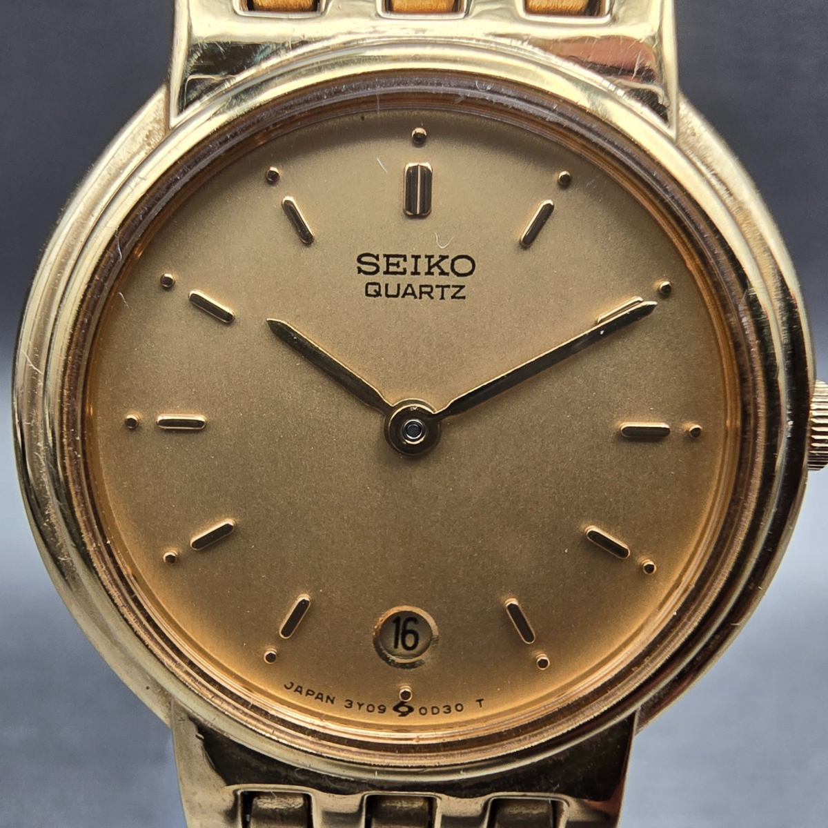 Seiko Watch Women 25mm Gold Dial Gold Tone Date Round 3Y09-0B59 New Battery1