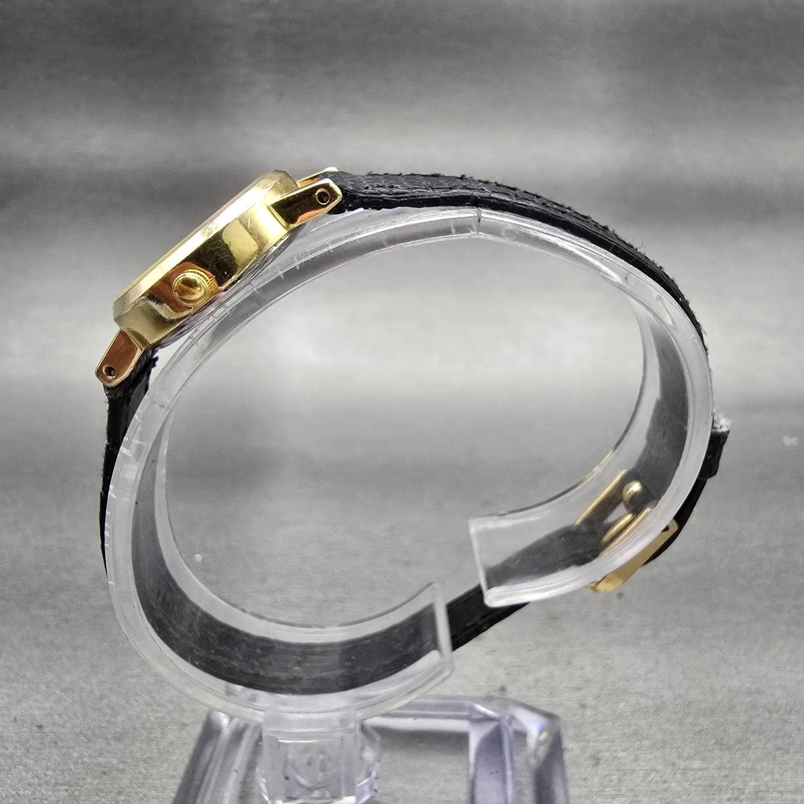 Citizen CQ Watch Women 21mm Black Dial Gold Tone Round 5930-T15740 New Battery6
