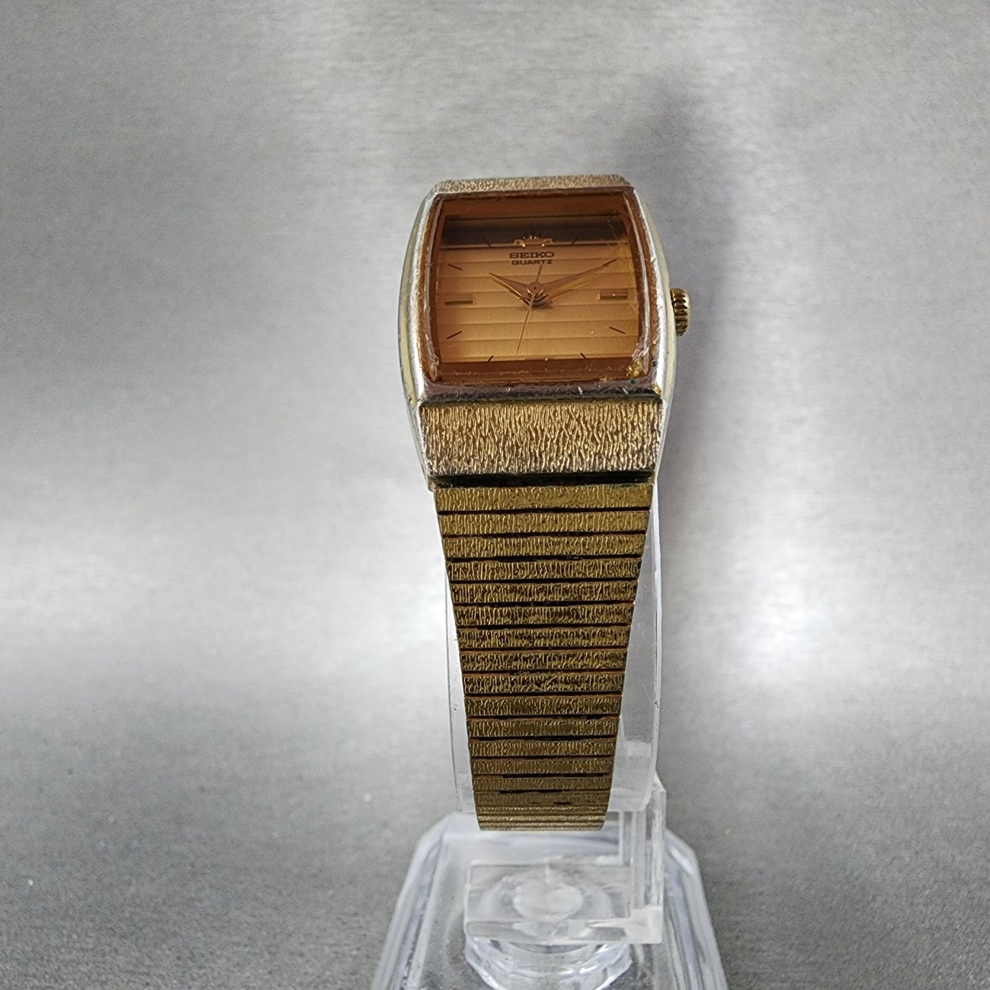 Seiko Watch Women 19mm Champagne Dial Gold Tone Rectangle 8y215000 New Battery5