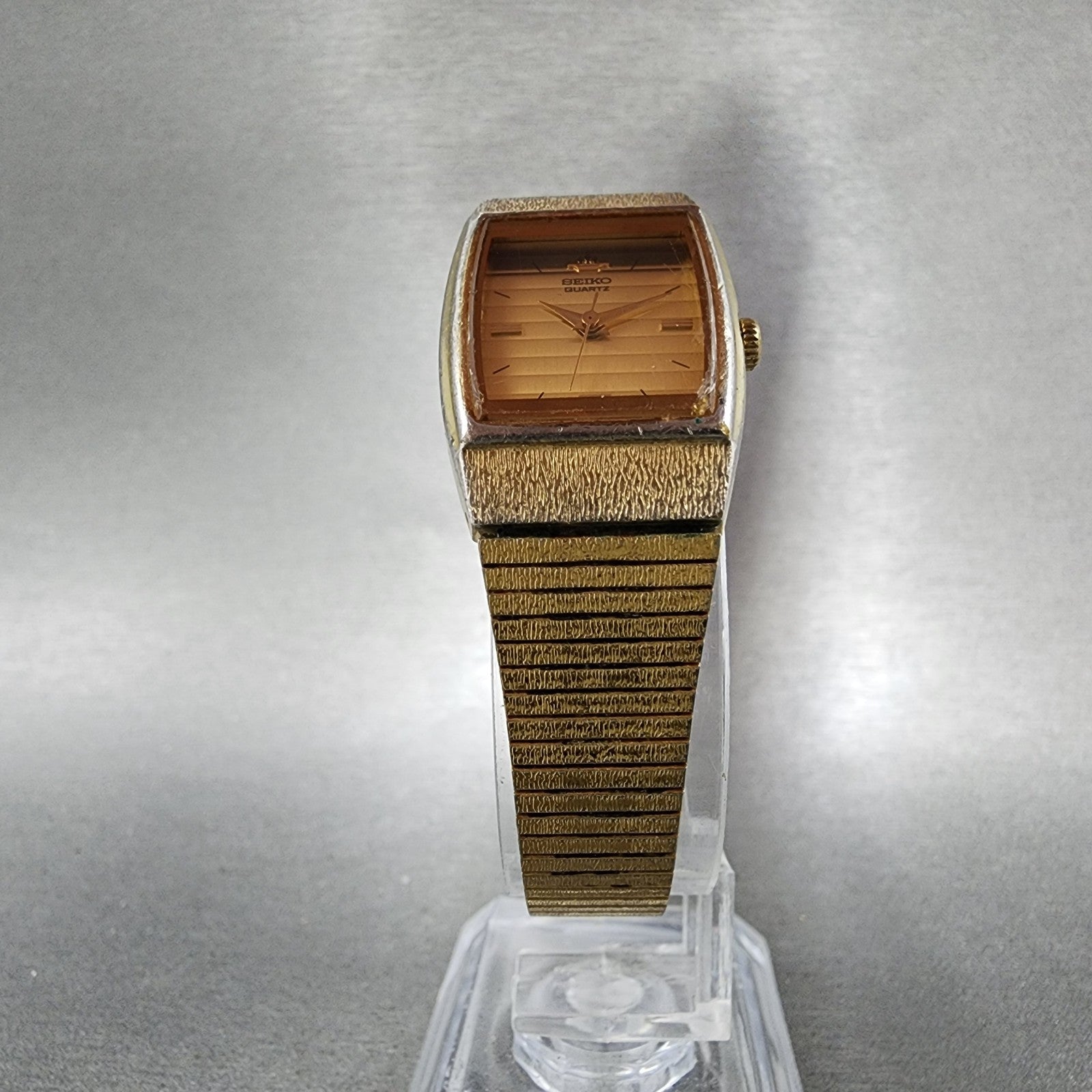 Seiko Watch Women 19mm Champagne Dial Gold Tone Rectangle 8y215000 New Battery5